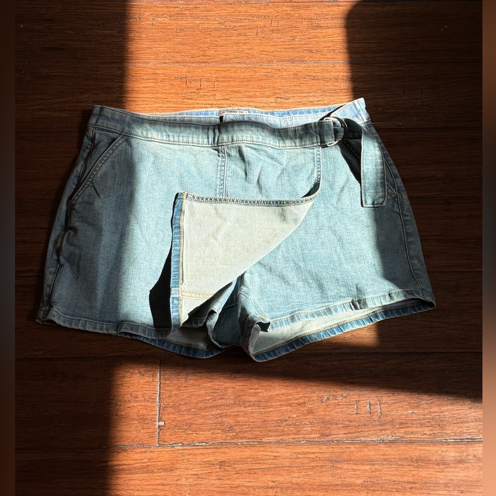 Denim Skort Shorts in Light Blue